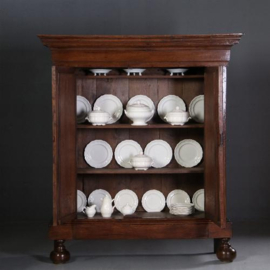 Antieke kast / Eenvoudige pastoorskast in eikenhout ca. 1750 met verdekte lade (No.662711)