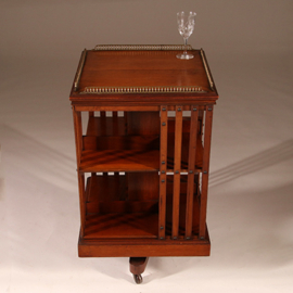 Antieke boekenmolen / Engelse revolving bookcase ±1875 mahonie met messing hekwerkje (No.892990)