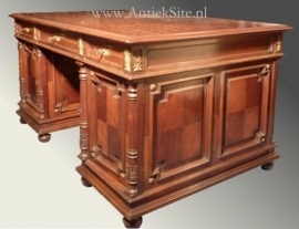 Antieke bureaus / Notenhouten bureau met geparketteerd blad en bronzen ornamenten (No.78295)