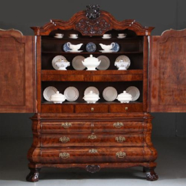 Antieke kasten / Wortelnoten Louis Quinze / Rococo kabinet ca. 1765 in betoverende kleur (No.822416)