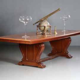 Antieke tafel / Notenhouten vergadertafel / Eetkamertafel 3,20 m. jaren '30 met gebogen zijden (No.860101)