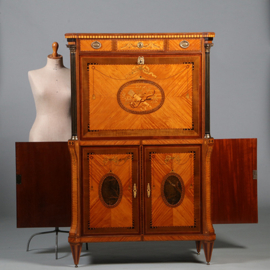 Fantastische satijnhouten Louis XVI secretaire met zijdeuren en fabelachtig inlegwerk ca 1795 (No.260655)