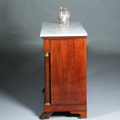Empire Penantkast ca 1810 in mahonie met marmer blad (No.300215)