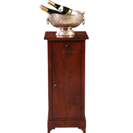 Mahonie nachtkastje zo strak belijnd als een sokkel Biedermeier ca 1820 (No.630947)