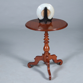 Ronde Willem III wijntafel op driesprant met geprofileerd blad ca 1860 (No.450325)