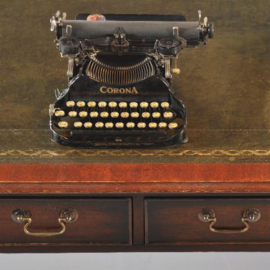 Antieke bureaus / Engelse partnerschrijftafel  in mahonie ca. 1880 met groen leer (No.582835)