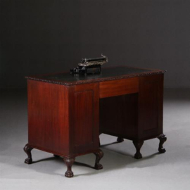 Antieke bureaus / Klein mahonie bureau Chippendale stijl ca. 1910 met donker leer en 9 laden (No.650360)