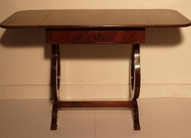 Antieke tafel / Mahonie Wandtafel ook geschikt als klein schrijftafeltje. (No.86406)