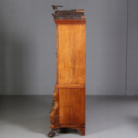 Antieke kast / Klein Hollands rococo kabinet in wortelnoten ca. 1750 dubbel gebogen (No.670646)