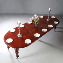 Antieke tafels / Ronde Engelse tafel ca. 1870  in mahonie te vergroten tot 12 personen smetteloos gerestaureerd (No.831030)
