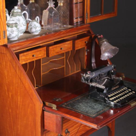 Antieke bureaus / Notenhouten secretaire ca. 1900 met 3-zijdig beglaasde vitrine (No.542447)