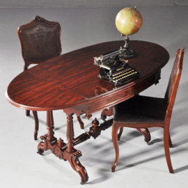 Antieke bureaus / Hollandse schrijftafel in mahonie met hangoren ca. 1865 met vier laden (No.972324)
