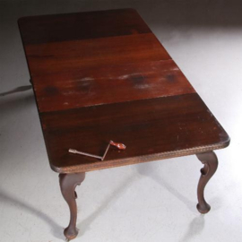 Antieke tafel / Kloeke mahonie wind out table ca. 1880 met mooie oude bladen te vergroten tot 10 personen (No.651522)