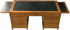 Antieke bureaus / Groot Frans blond eikenhouten bureau jaren '30 donker groen ingelegd (No.980831)