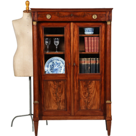 Kleine Empire boekenkast ca 1815 in mahonie met bloemmahonie (No.452455)