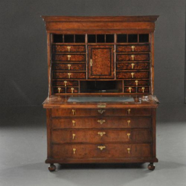 Antieke bureaus / Hollands Klepbureau Barok ca. 1715 met 5 geheime vakken (No.532115)