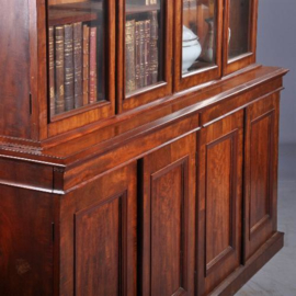 Antieke kast / Engelse 8-deurs Bibliotheekkast ca. 1840 in mahonie met twee verstopte brede ondiepe laden (No.931901)
