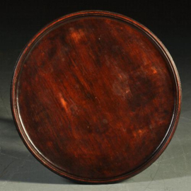 Antieke bijzettafels / Rond mahonie wijntafeltje ca. 1920 in oude doorleefde kleur  (No.340221)