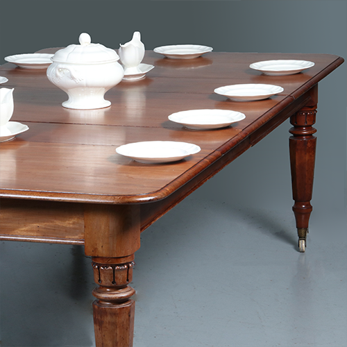 Eetkamertafel tot 12 personen Victoriaans ca 1860 in mooie oude kleur (No.301880)