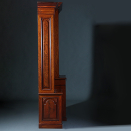 Bibliotheekkast 2,60 m hoog  met 6 deuren en dubbel break front ca. 1880 facet geslepen glas (No.222195)