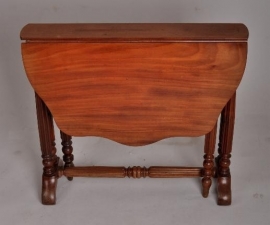 Antieke bijzettafels / Victoriaanse sutherland table in mahonie ca. 1860 (No.86999)