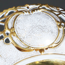 Groot tafel stuk of Piece de Milieu wit porselein met goud begin 19e eeuw (No.270160)