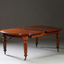 Engelse mahonie wind out table ca 1870 met slinger en twee bladen tot 2,39 m. (No.951430)