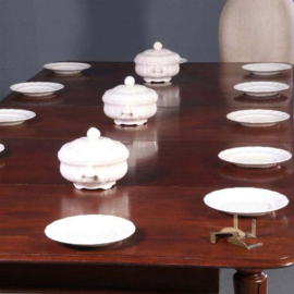 Lange Engelse eetkamertafel met 3 inlegbladen in mooie oude kleur [No.222905)