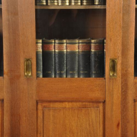Antieke kast / Hoge art deco boekenkast met 3 schuifdeuren  met 9 facetgeslepen ruitjes (No.155112)