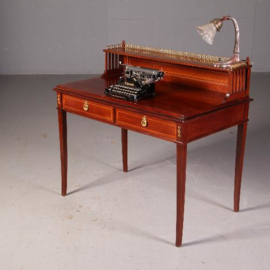 Antieke bureaus / Mahonie schrijftafel met opstand en bronzen hekje ca. 1880 (No.523051)