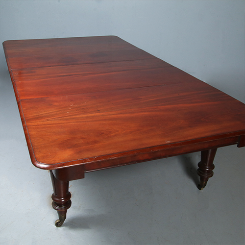 Lange brede eetkamertafel of vergadertafel tot 2.7 m. voor 14 familieleden of 10 collega's (No.303015)