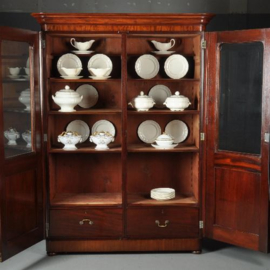 Antieke kast / Victoriaanse mahonie 2-deurskast ca. 1865 deels beglaasd met veel planken (No.513031)