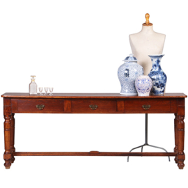 Doorleefde  lange sidetable met 3 laden op gedraaide poten (No.331510)