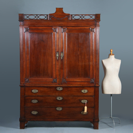 Hollands Neoclassicistisch kabinet met afneembaar hekje in zeer fraaie patina ca 1800 [No.892955)