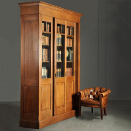 Antieke kast / Hoge art deco boekenkast met 3 schuifdeuren  met 9 facetgeslepen ruitjes (No.155112)