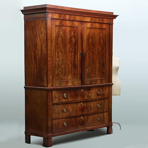 Strak ingetogen Haags kabinet ca 1825 in chic bloemmahonie  (No.301855)