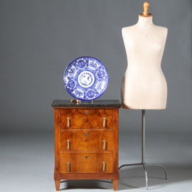 Strakke kleine commode ca 1800 met twinkelend marmer blad (No.962645)