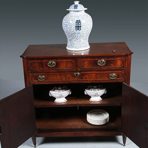 Hollandse Louis Seize penantkast ca 1790 met drie laden en twee deuren (No.301850)