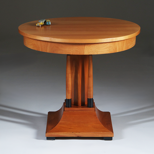 Art Deco Salontafel in blond kersen met zwart gelakte details ca 1915 (No.301810)