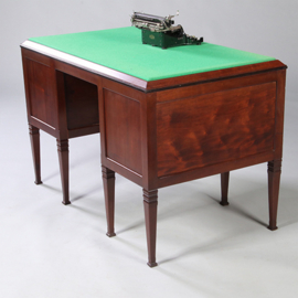 Art deco bureau schrijftafel in mahonie met groen schrijfblad ca 1915 laden achter deurtjes (No.962675)1