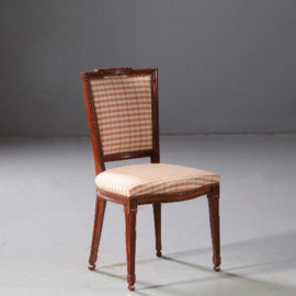 Antieke stoelen / Stel van 7 Louis Seize stoelen  ±1800 waarvan 1 met armleuningen (No.831767)