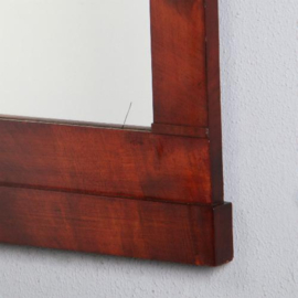 Antieke spiegels / Strakke Biedermeier spiegel in donker bloemmahonie ±1830 (No.851030)