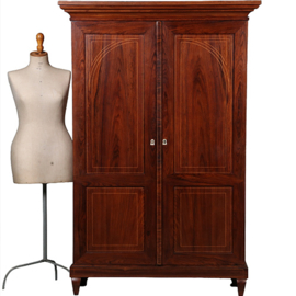 kleine palissander tweedeurskast met poort vormige fillets van Palmhout ca 1820 (No.461535)