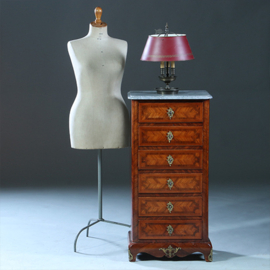 smalle hoge ladenkast ca 1890  rijk ingelegd, marmeren blad  en met brons beslag (No.222185)