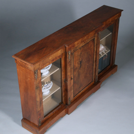 Engelse Credenza in noten met inlegwerk en brons ca 1860 (No.391115)