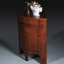 Lage 1-deurs Biedermeier hoekkast met deur en lade Hollands  ca 1820 (No.432715)