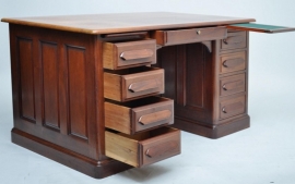 Antieke bureaus / Strak mahonie bureau met houtenblad 1900 (No.78280)