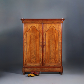 Vroeg Biedermeier Notariskast of  tweedeurskast in blonde kleur mahonie ca 1830 (No.440510)