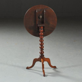 Antieke bijzettafels /  Engelse kleine wijntafel / tilttoptable ca. 1870 in mahonie (No.411560)