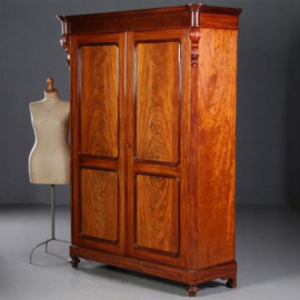 Antieke kast / Strakke 2-deurskast  Hollands ca. 1855 met zwart gepolitoerde details (No.740442)